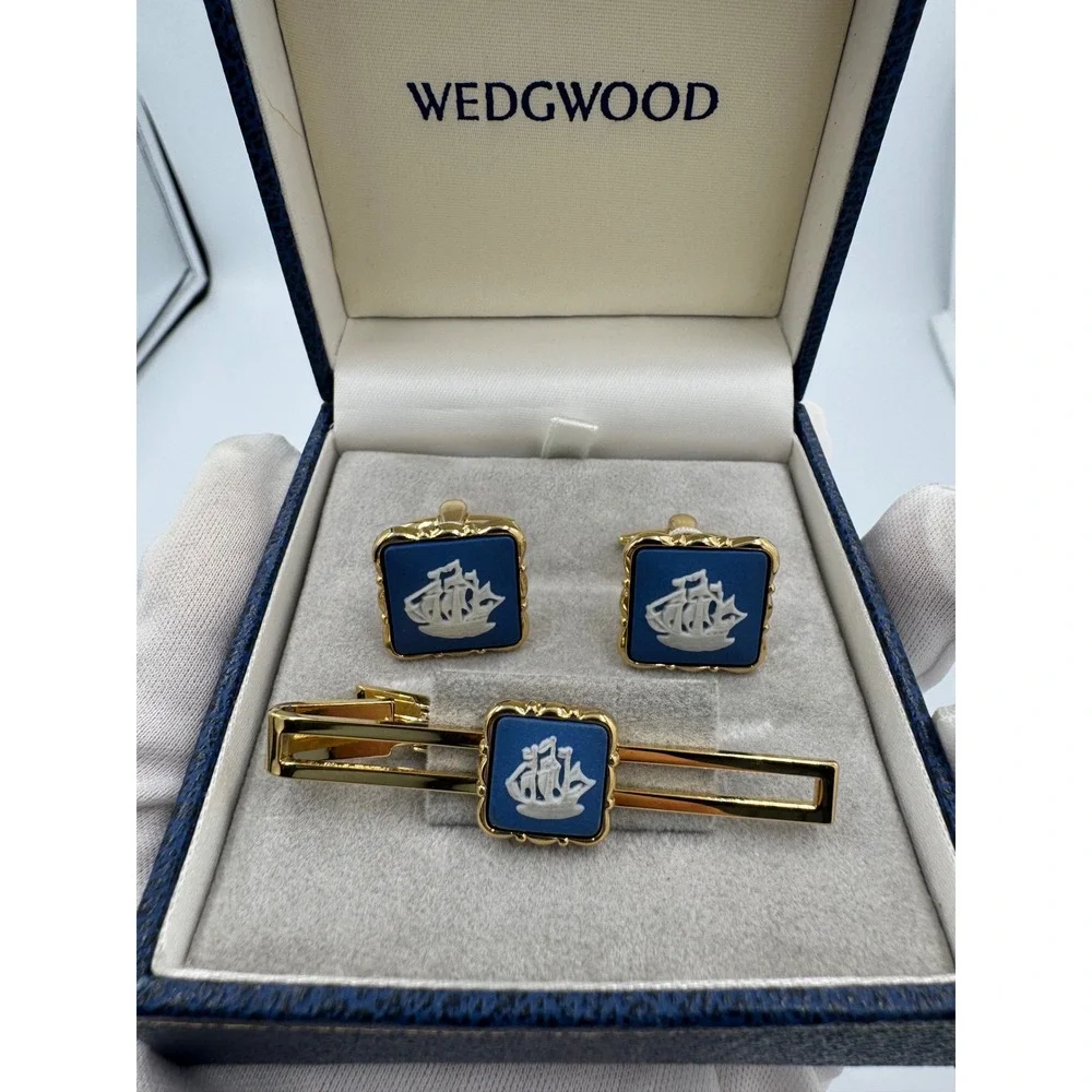 Wedgwood Cufflinks and Tie Clip‎ Set Blue Jasperware Ship Nautical Vintage